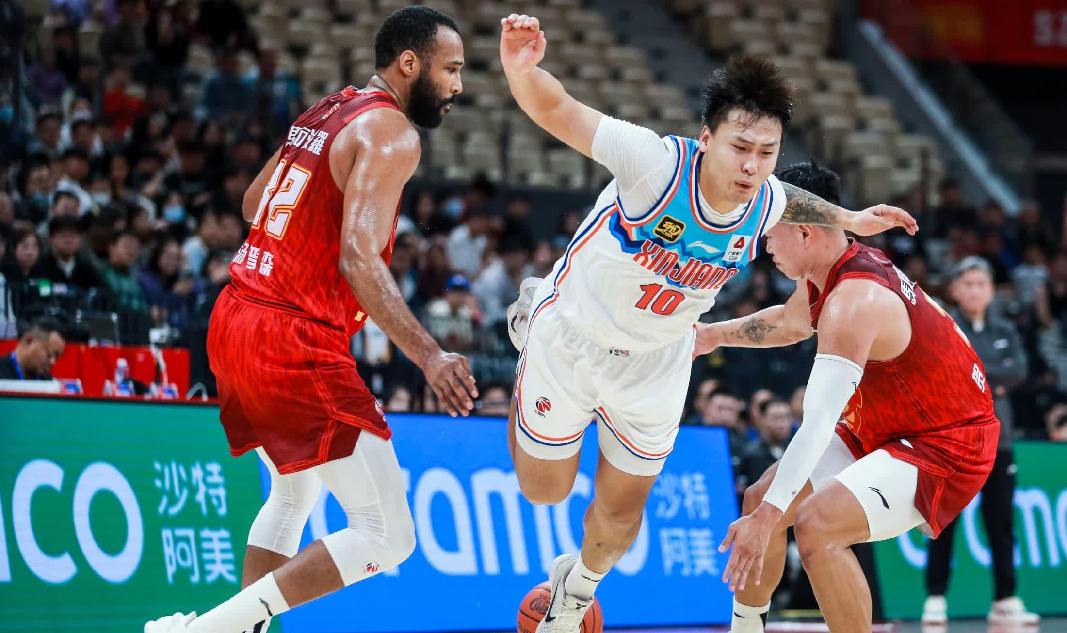 开云体育包含广东宏远迎CBA常规赛关键赛；冲刺阶段防线松动；引发热议；阵容厚度经受考验的词条